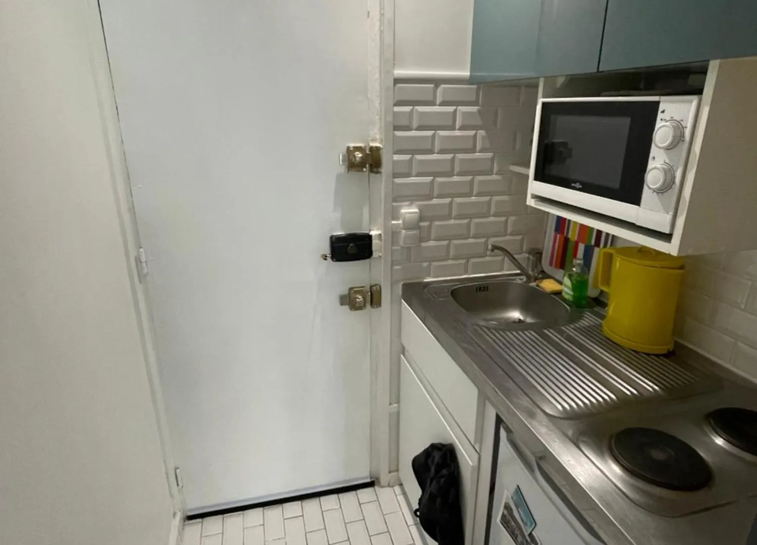 Studio Lumineux Batignolles Paris France